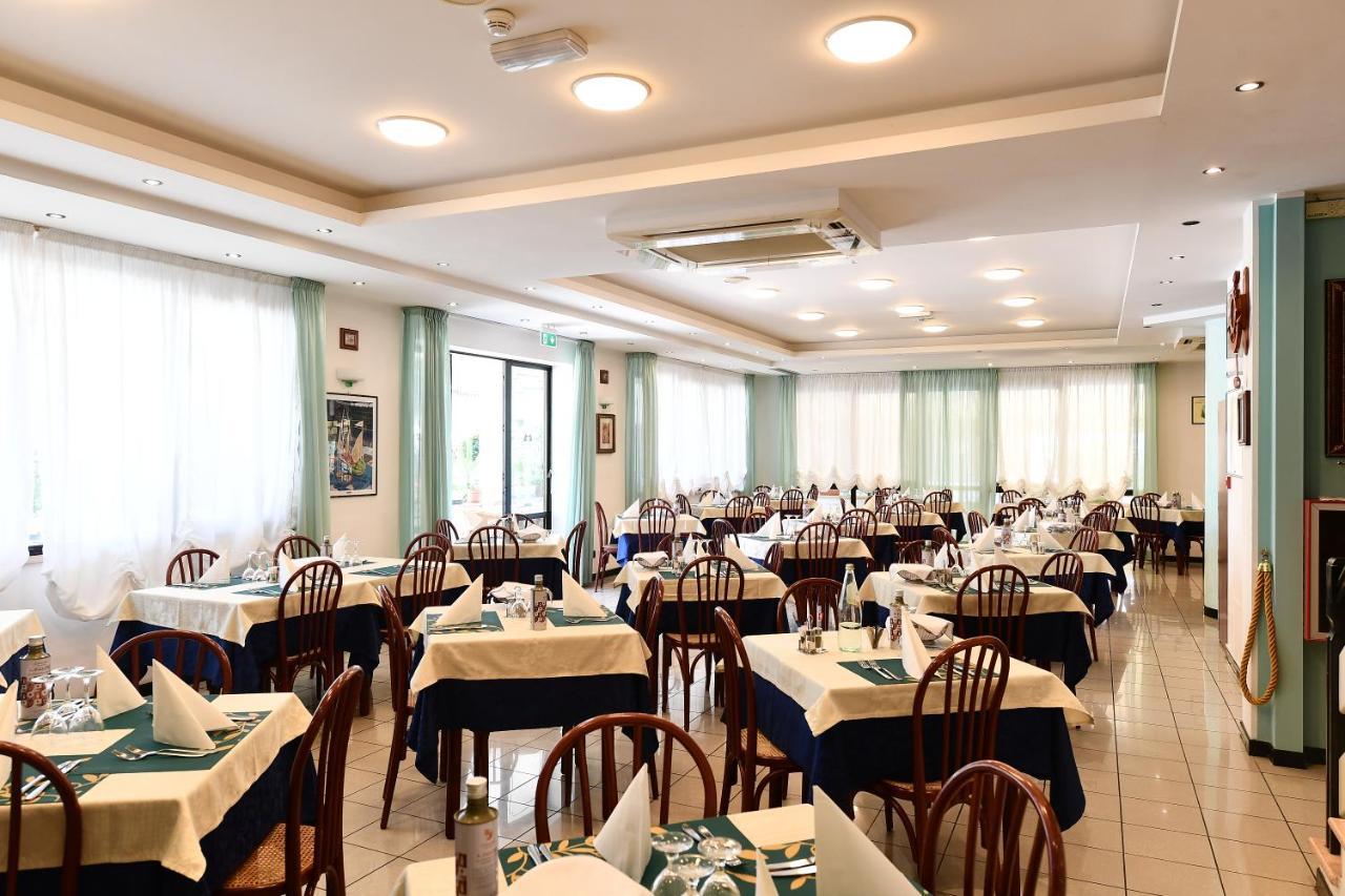 Hotel Criniera D'Oro Rimini Dış mekan fotoğraf