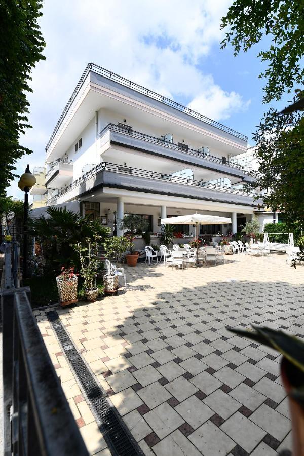 Hotel Criniera D'Oro Rimini Dış mekan fotoğraf