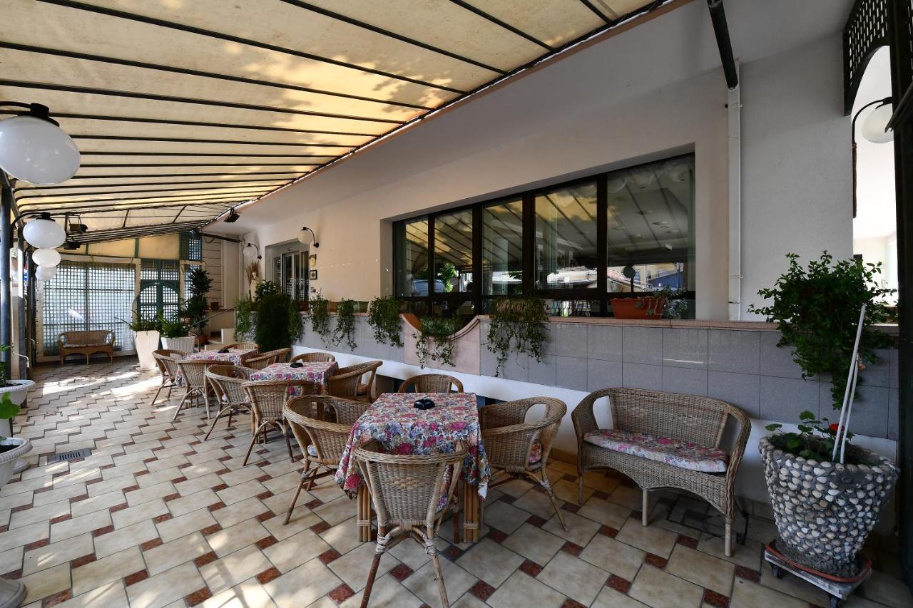 Hotel Criniera D'Oro Rimini Dış mekan fotoğraf